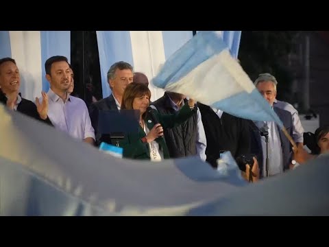 Argentine centre-right candidate rallies with supporters vowing to take the country forward