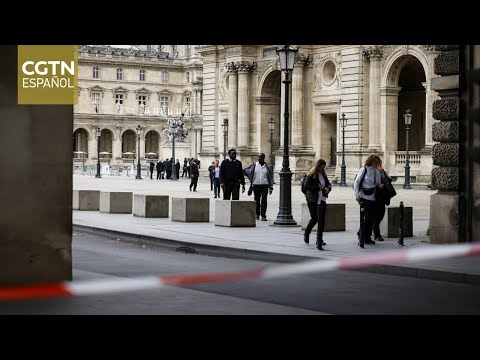 Evacúan el Museo del Louvre y el Palacio de Versalles tras amenazas de bomba
