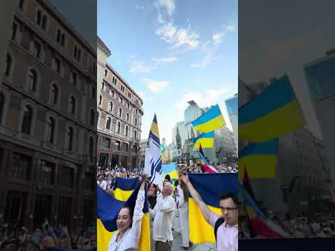 Українці зараз у всьому світі 🇺🇦 І круто, коли вони розповідають про Україну там, де живуть💙💛