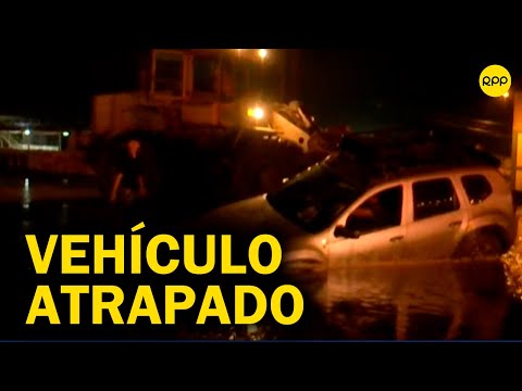 Lluvias en Perú: Rescatan vehículo que quedó atrapado en Ancón
