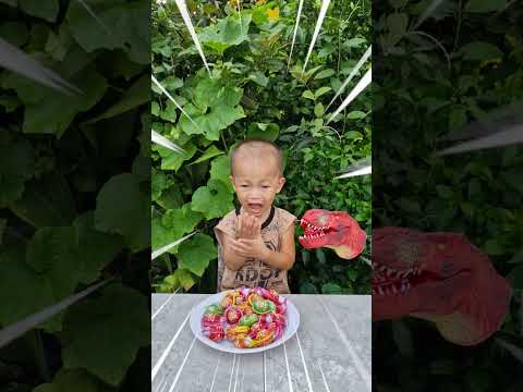 cute baby and dinosaur! p51 🦖🤣👶