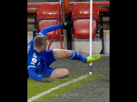 Players vs Corner Flags + Ball Boy