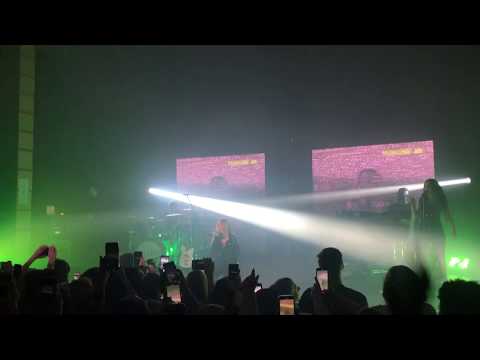 Sabrina Carpenter - Pushing 20 [LIVE] (WITH LYRICS) 03/03/2019