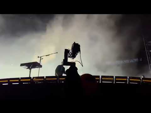 Chris Martin covering Jiggle Jiggle by Louis Theroux at Wembley