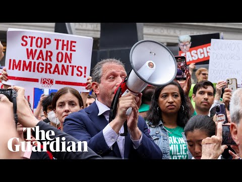 New York City comptroller and mayoral candidate Brad Lander released from federal custody