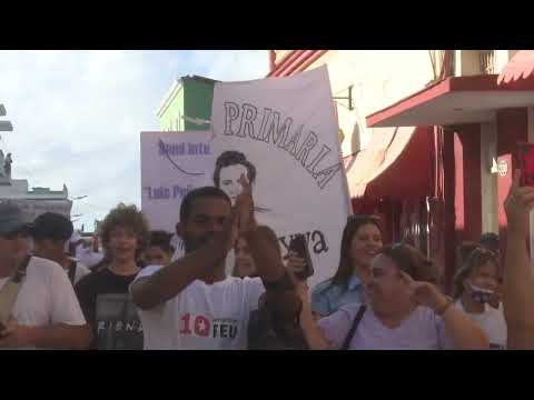 Pioneros y estudiantes de la enseñanza media en Holguín muestran su apoyo a los comicios del domingo