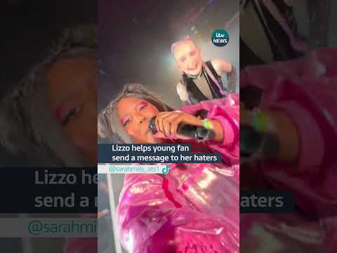 Lizzo helps young fan send a message to her haters #lizzo #concert #australia #sydney