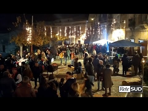 Scalea inizia a illuminarsi per il Natale