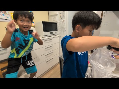 幼稚園でぶどう狩りに行ってきたどんちゃん　預かり保育で作っていたアイロンビーズが完成　#2172