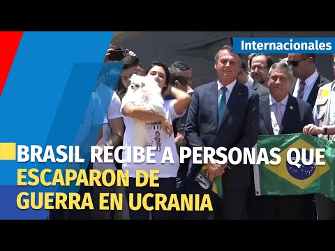 Bolsonaro recibe a 68 personas de diferentes países que fueron evacuados de Ucrania