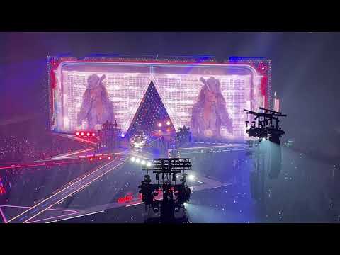 Beyonce - "Texas Hold 'Em" live in Houston 7/28/25