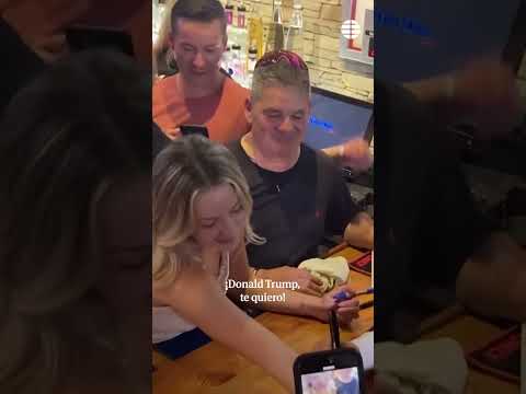 El #viral autógrafo de #trump a una fan en una pizzería de #iowa #viralvideo