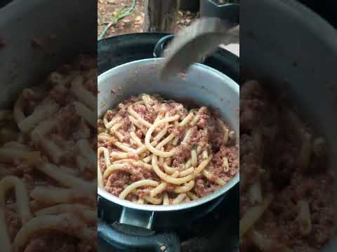 bully beef and macaroni #jamaica #vlog #cooking #cornedbeef