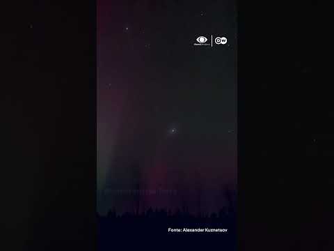 Caçador de auroras boreais registra fenômeno na Lapônia #shorts