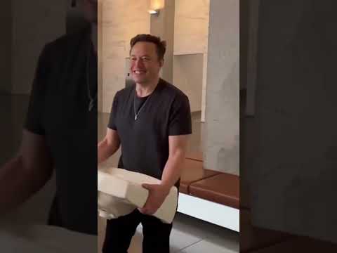 Elon Musk'ın Kucağında Lavaboyla Twitter Binasına Girmesinin Anlamı Ne? #Shorts