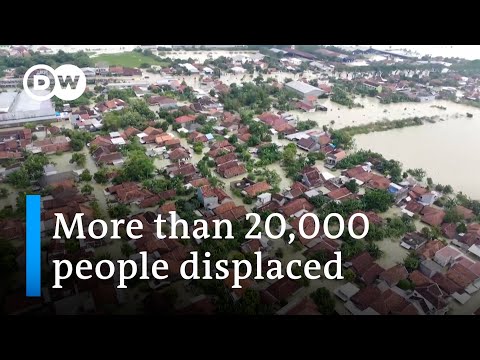 Heavy flooding threatens election in Indonesia | DW News