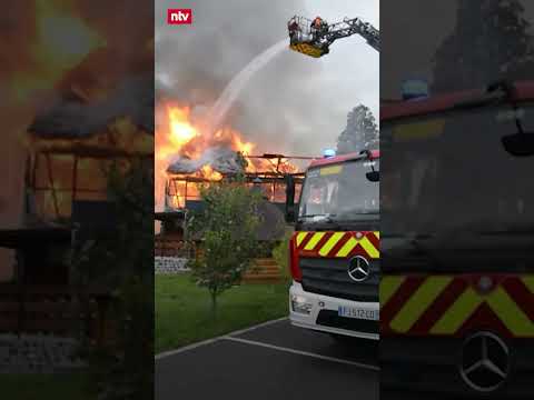 Feuer zerstört Ferienunterkunft: Mehrere Menschen sterben bei Hausbrand im Elsass | ntv