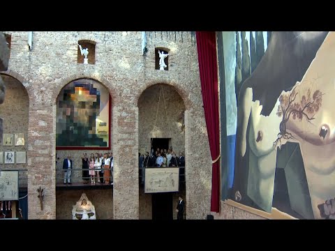 La Princesa acaba su primera visita a Girona visitando el museo Dalí en Figueres