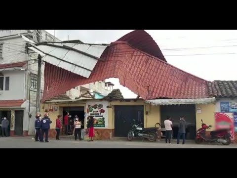 Fuerte viento levantó el techo de una vivienda en Salcajá