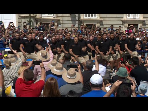 Los 'All Blacks' ejecutan su tradicional 'haka' en Madrid