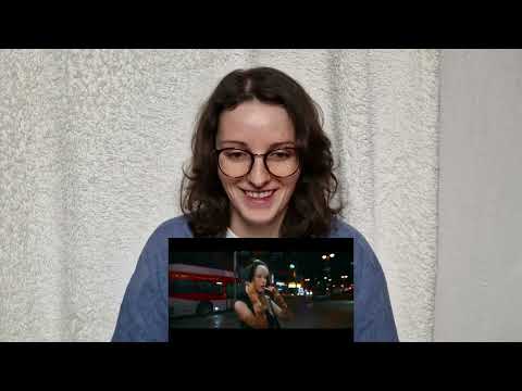 StoryBoard 2 de la vidéo IU 'Holssi' & Shopper MV REACTION