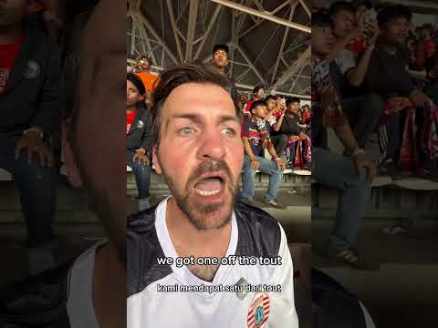 BRITISH FOREIGNERS EXPERIENCE INDONESIA’S EL CLÁSICO -#Jakarta #<strong>persija</strong> #persijajakarta #Persib