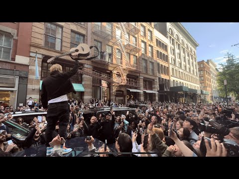 ED SHEERAN - EYES CLOSED (LIVE IN NEW YORK)
