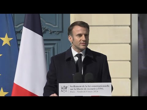 Macron veut inscrire l'IVG dans la Charte des droits fondamentaux de l’UE | AFP Extrait