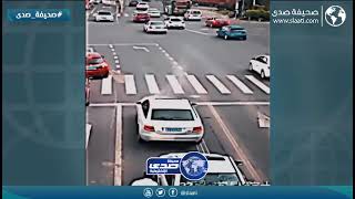 سيدة تتفاجئ بإحتراق داخل سيارتها