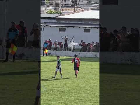 Olha a PRESSÃO! Bandeiras é FRIO ❄️ #futebol #viral #humor #torcedor #ecosdaarquibancada #shorts