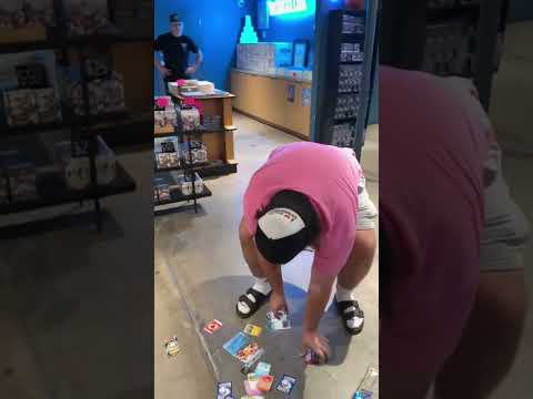 ホビーの動画サムネイル - WE PULLED THE CHASE #pokemon #shorts