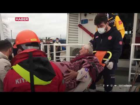 Kocaeli’de batan teknedeki 3 balıkçı kurtarıldı