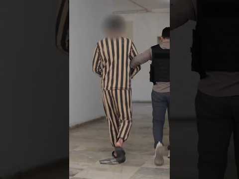 ألقت المباحث الجنائية في حماة القبض على مجموعة ابتزّت صاحب عملهم إلكترونيًا بصور عائلية مقابل المال.