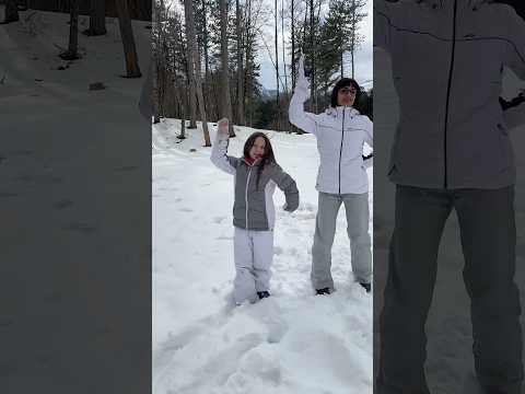 BALLIAMO SULLA NEVE🥰#shortvideo #congiuntiimperfetti #labambolaumanatamara #canzone