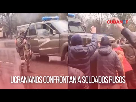 Invasión rusa a Ucrania: UCRANIANOS desarmados gritan ASESINOS y OCUPANTES a tropas rusas
