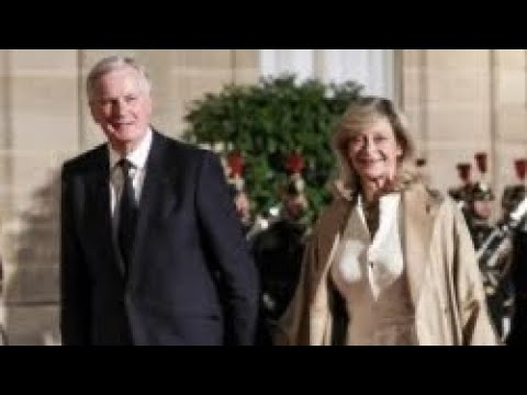 Michel Barnier main dans la main avec sa femme à l'Élysée pour une sortie officielle