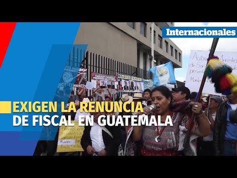 Manifestantes en Guatemala exigen la renuncia de la fiscal Consuelo Porras