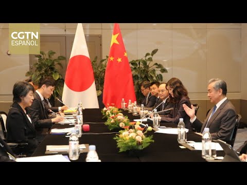 Wang Yi afirma que China y Japón deben impulsar relaciones bilaterales