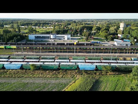 Ukraine: des trains remplis de céréales attendent à la frontière polonaise | AFP Images