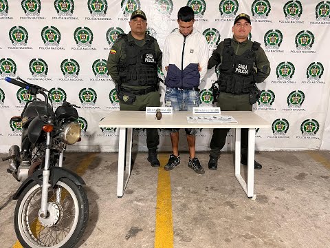 Con panfletos, granada y moto es capturado extorsionista en el barrio El Valle en Barranquilla