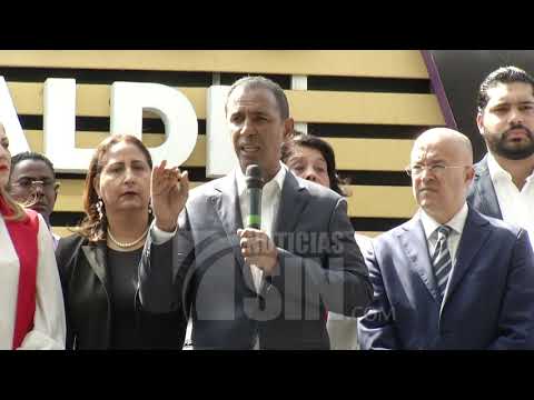 Candidato PLD reconoce triunfo de Carolina Mejía