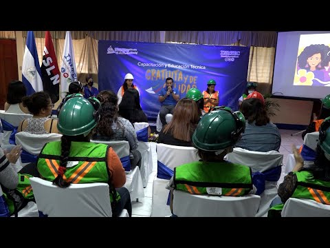 Mujeres cursan carreras técnicas sobre industria y construcción impartidas por el Inatec