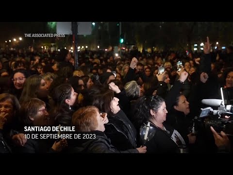 Mujeres por el Nunca Más” celebran vigilia por las víctimas de Pinochet