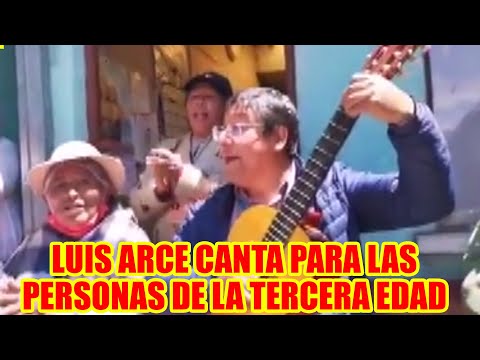 LUIS ARCE MUESTRA SU LADO ARTÍSTICO Y CANTA PARA LAS PERSONAS DE LA TERCERA EDAD...