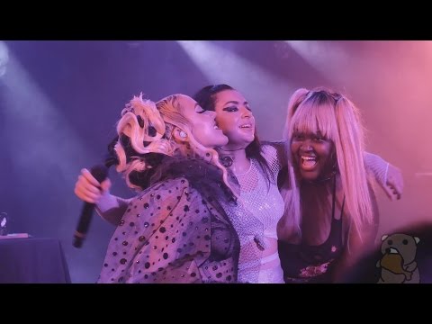 CHARLI XCX BROOKE CANDY CUPCAKKE - LIPGLOSS [SEIZURE WARNING FLASHING LIGHTS!] (live @ LPR 3/12/17)