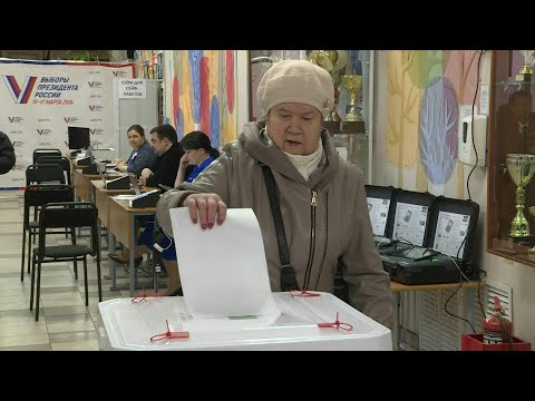Russie : Des Moscovites votent au deuxième jour de l'élection présidentielle | AFP Images
