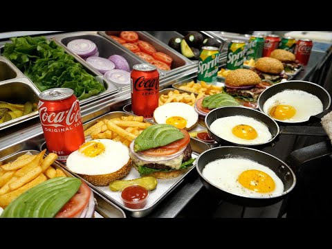 뉴욕서 만난 네 친구가 의기투합해 만든 기본 충실 수제버거 / How to make a classic burger - Korean street food