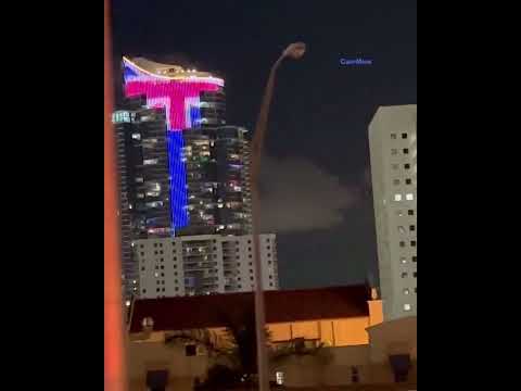 Rascacielos de Miami se ilumina con la bandera de Gran Bretaña por la muerte de la reina Isabel II