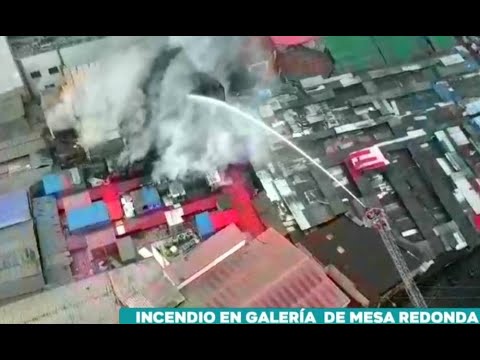 Cercado de Lima: Incendio en Mesa Redonda consume galería y comerciantes lo pierden todo