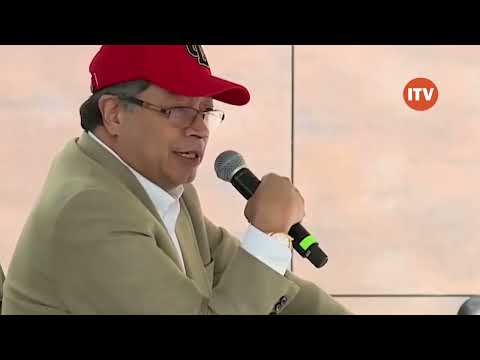 Presidente de Colombia arremete contra presidente Nayib Bukele